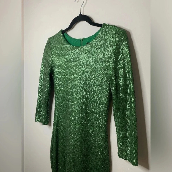 NWOTs TFNC London - Green sequin three quarter sleeve dress- small - Picture 3 of 7